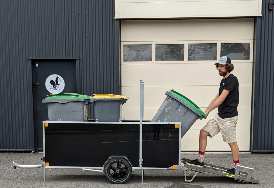 Remorque containers avec rampe